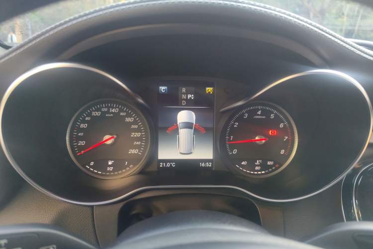 Used Mercedes-Benz GLC 2019 GLC 260 L 4MATIC Dynamic Model