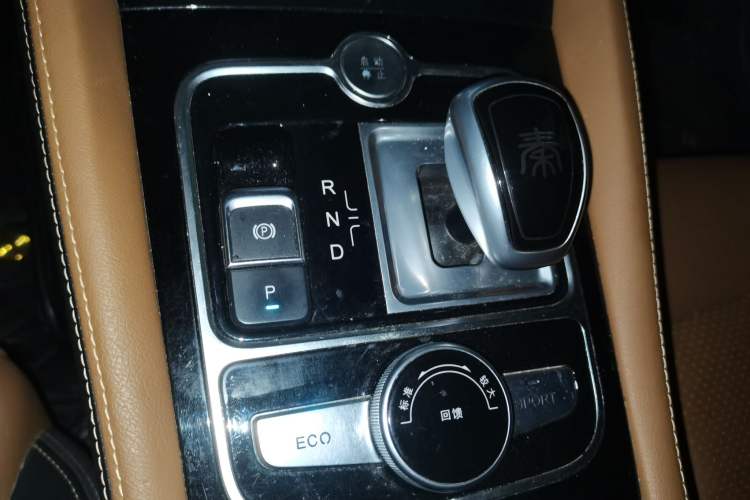 Used BYD Qin New Energy 2018 Qin EV450 Smart Connect Prestige Model Gear Lever