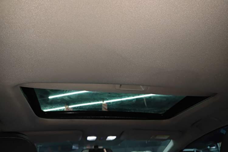 Used Honda Jade 2017 1.8L automatic Comfort version 5 seats
