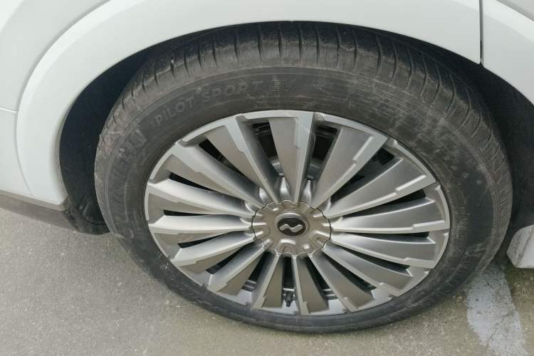 Used ONVO Luxeed L90 2025 Model—Max Six-Seater Version