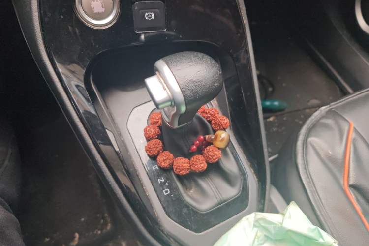 Used Haval H2s 2018 Red-Label 1.5T Dual-Clutch Fashion Edition Gear Lever