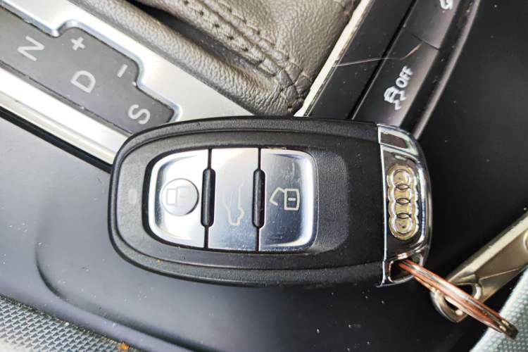 Used Audi Q5 2012 2.0TFSI Technology Model Vehicle Key