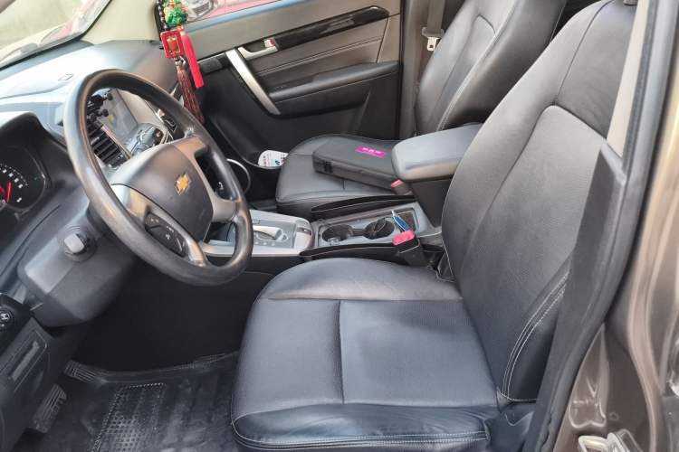 Used Chevrolet Captiva 2015 2.4L Two-Wheel Drive Urban Version 7 Seats Left Front Seat