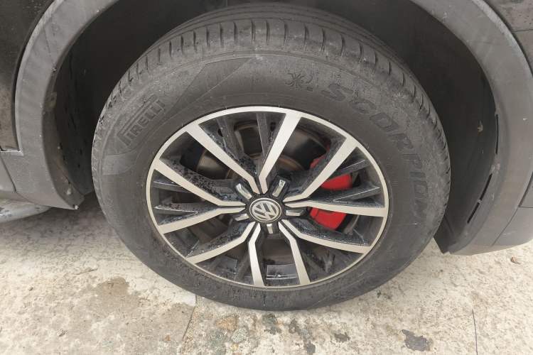 Used Volkswagen Tiguan L 2018 330TSI Automatic Two-Wheel Drive Luxury Edition Right Front Wheel Hub