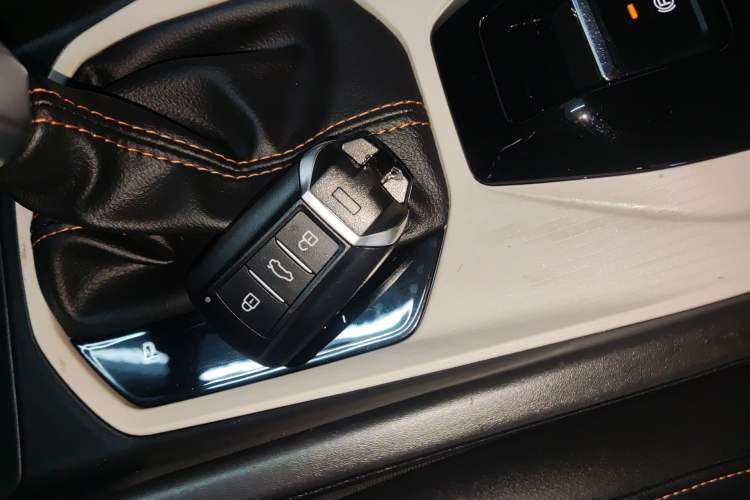 Used Dongfeng Aeolus Yixuan 2023 Mach Edition 1.5L Automatic Chasing Shadow Version
