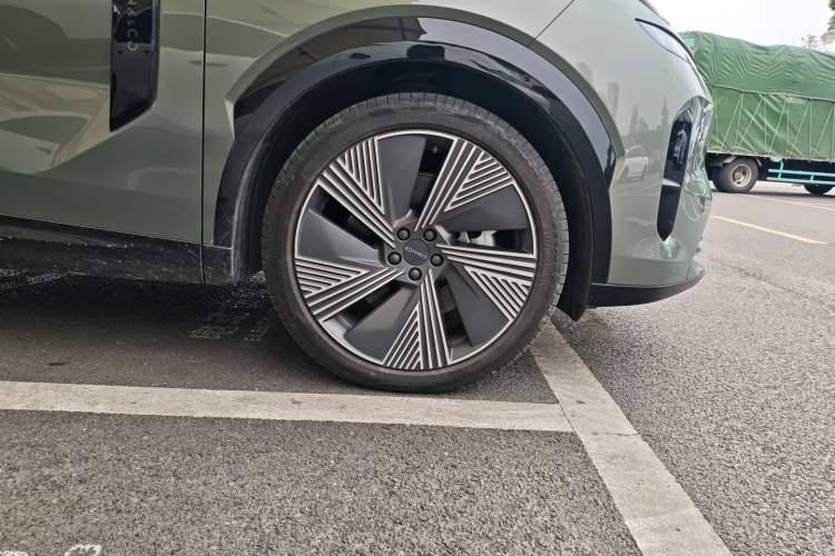 Used Lynk & Co 08 EM-P 2023 220km All-Wheel-Drive Performance Halo
