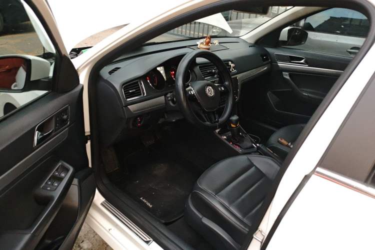 Used Volkswagen Gran Lavida 2017 180TSI DSG Comfort Edition Driver Seat