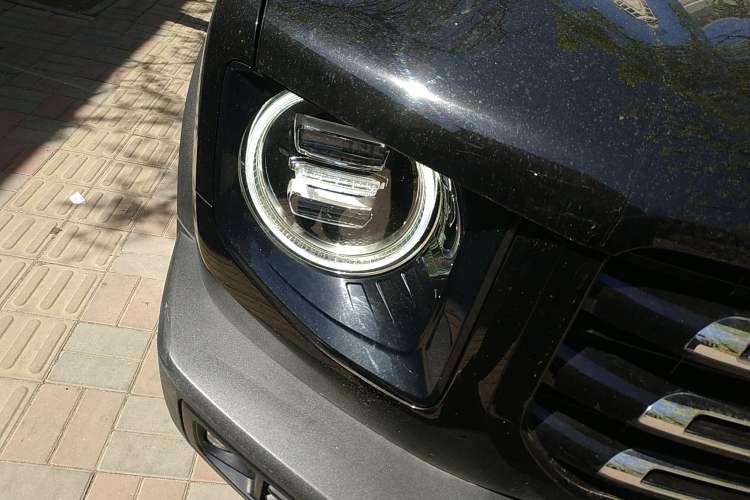 Used Haval DARGO 2022 1.5T DCT Two-Wheel Drive Labrador Edition Right Front Headlight