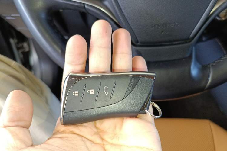 Used Lexus ES 2021 200 Excellence Edition
