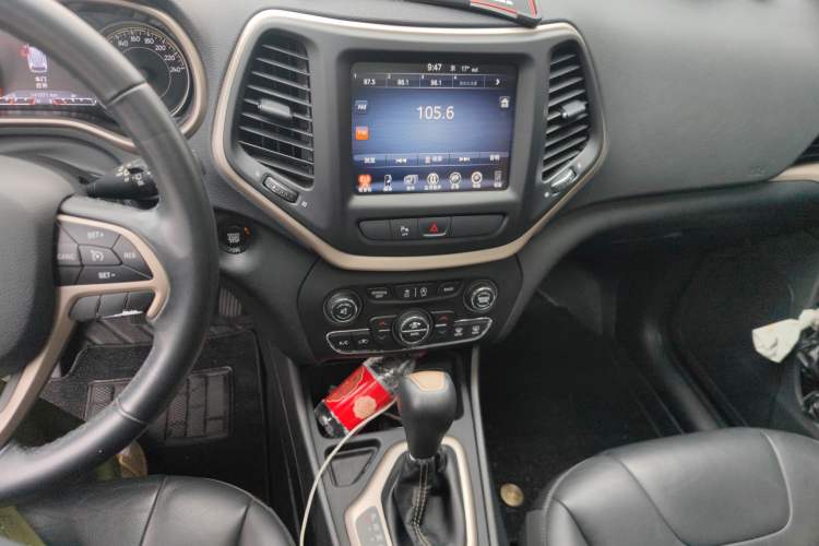 Used Jeep Cherokee 2017 2.0L Superior Edition