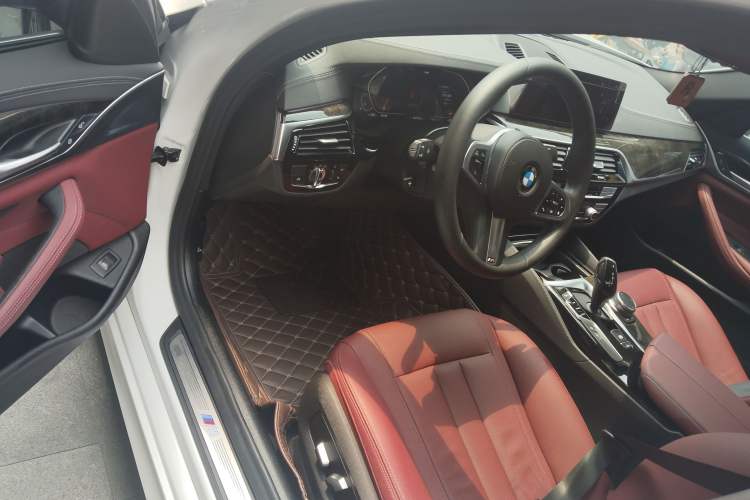 Used BMW 5 Series 2020 530Li Leading Model M Sport Package Driver Seat