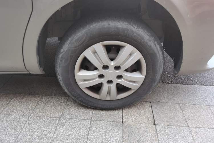 Used FORTHING Lingzhi 2023 M5L 1.6L Base Model 7 Seats
