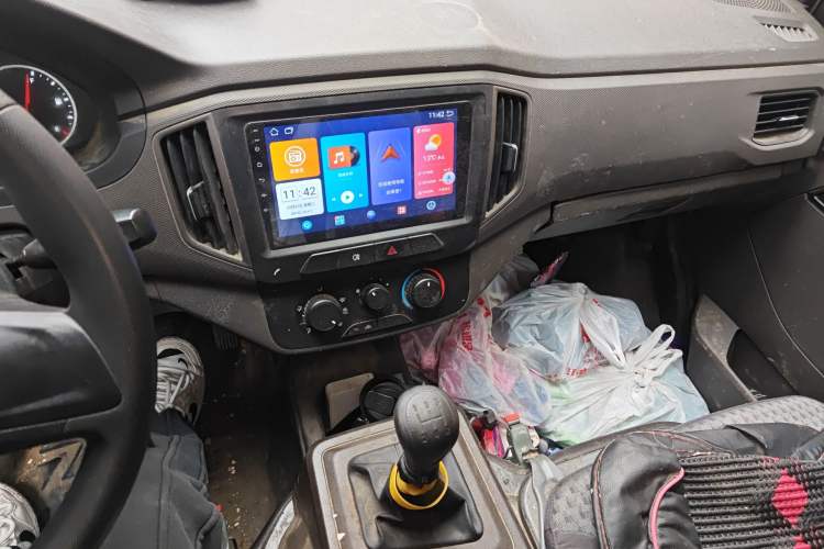 Used Wuling Rongguang New Truck 2023 2.0L Single-Row Base Version LJM20B Audio And AC Panel