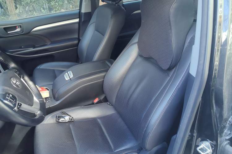 Used Toyota Highlander 2017 2.0T Four-Wheel Drive Luxury Edition 7 Seats