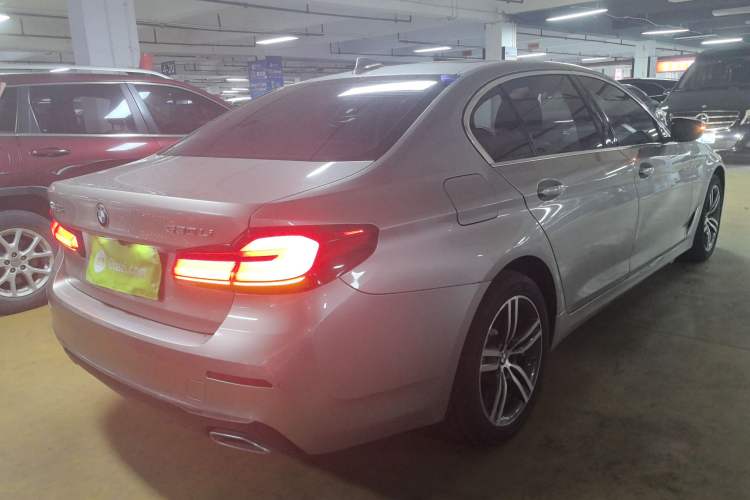 Used BMW 5 Series 2021 530Li Leading Luxury Package Rear Right 45 Deg