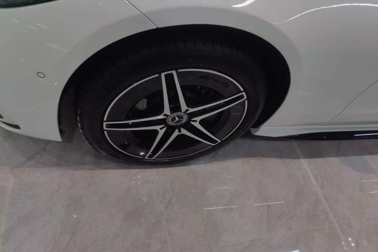 Used Mercedes-Benz C-Class 2024 Facelifted C-Class 260 L Night Edition Sports Version Exterior 4