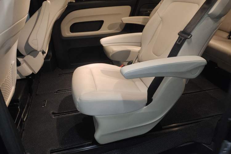 Used Mercedes-Benz Vito 2021 2.0T Business Version 7 Seats