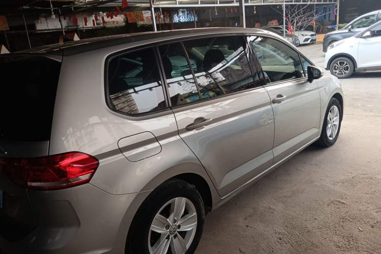 Used Volkswagen Touran 2016 Touran L 280TSI DSG Style Edition
