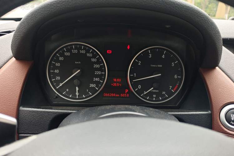 Used BMW X1 2014 sDrive20i X Design Package
