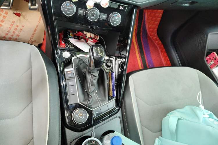 Used Volkswagen Tayron 2019 380TSI Four-Wheel Drive R-Line China VI-standard Gear Lever