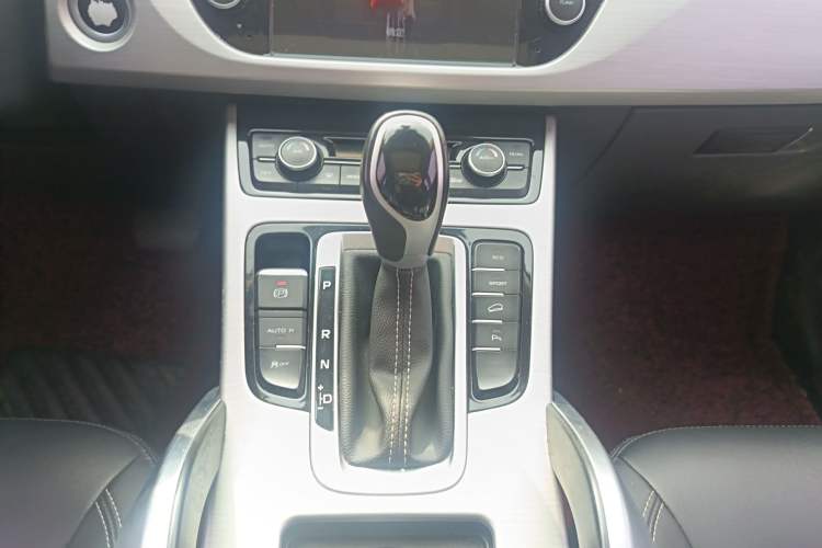 Used Geely Auto Emgrand X7 Sport 2016 1.8TD Automatic ZhiShang Model