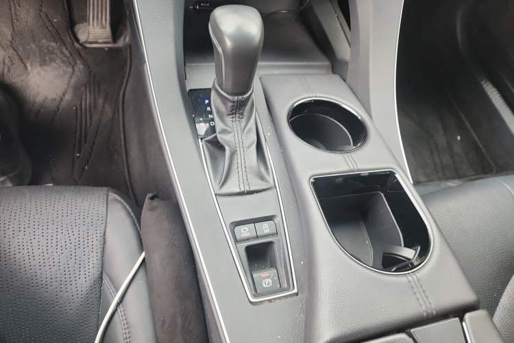 Used Toyota Avalon 2019 2.0L XLE Premium Edition China VI