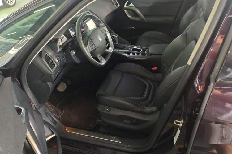 Used DS 5 2014 1.6T Luxury Edition THP160