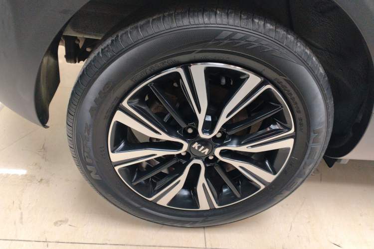 Used Kia kx1 Stonic 2021 1.4L CVT Fun & Sunroof Model
