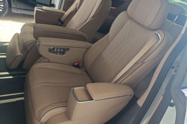 Used XPeng X9 2025 740 Ultra-Long Range Max
