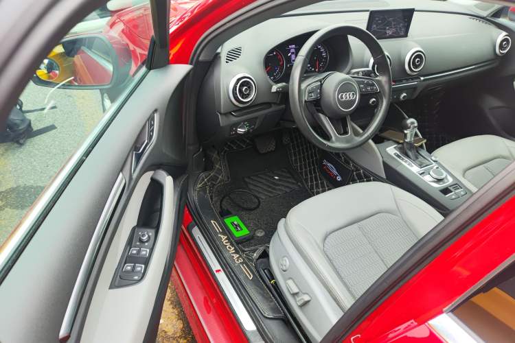 Used Audi A3 2019 Limousine 35 TFSI Fashion Edition China VI Emission Standard Driver Seat