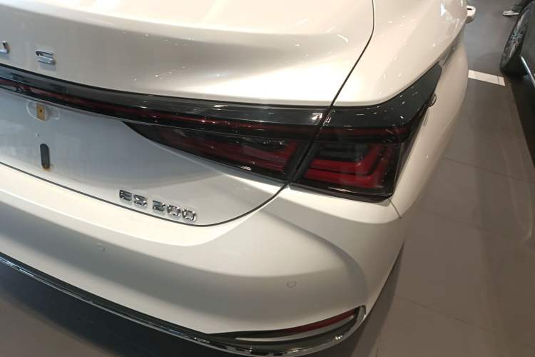 Used Lexus ES 2025 200 Premium Edition