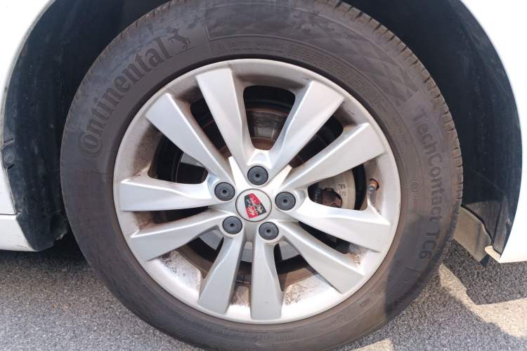 Used Roewe 360 2018 PLUS 1.5L Automatic Luxury Edition Right Front Wheel Hub