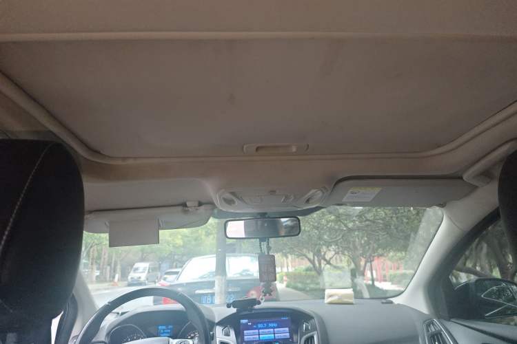 Used Ford Focus 2012 Sedan 1.6L Automatic Fashion Edition