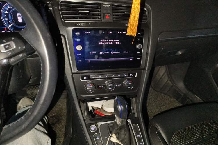 Used Volkswagen Golf New Energy 2018 e-Golf Audio And AC Panel