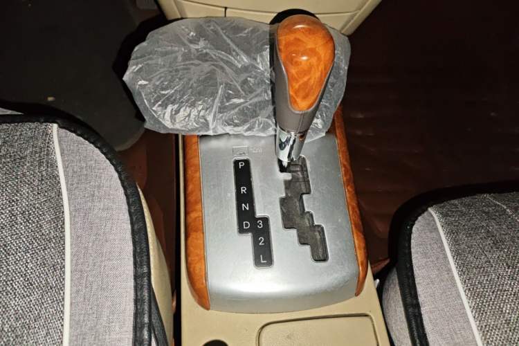 Used Hyundai Celesta 2010 1.6L AT GLS Gear Lever