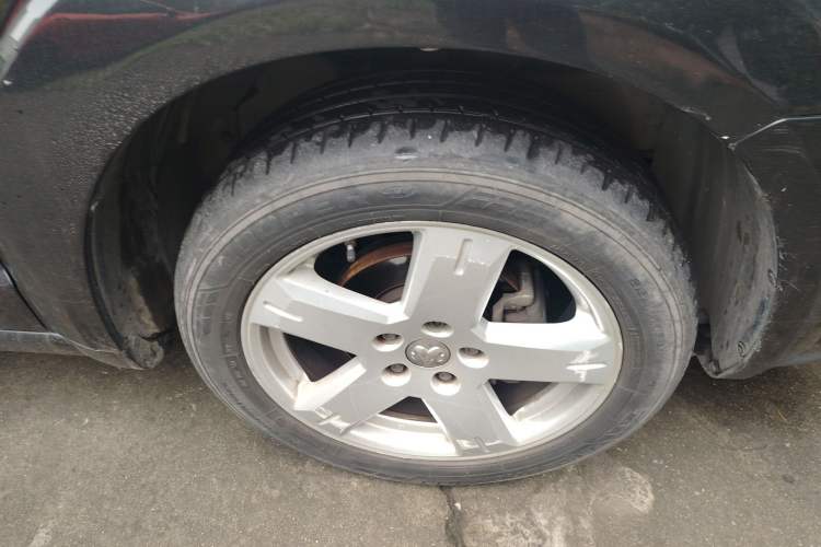 Used Dodge Journey 2011 2.7 Luxury Navigation Edition Right Front Wheel Hub