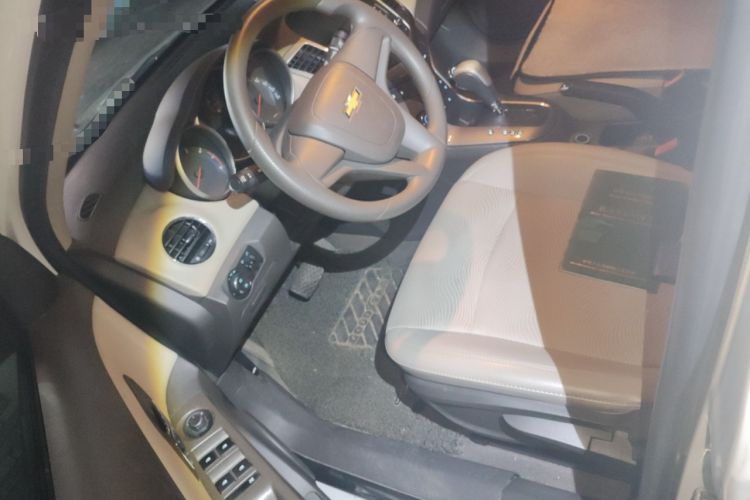 Used Chevrolet Cruze 2015 1.5L Classic SE AT Left Front Seat