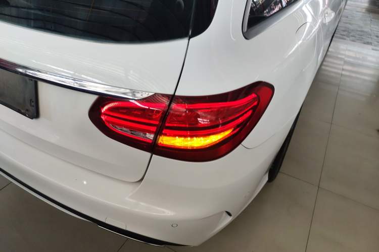 Used Mercedes-Benz C-Class 2015 C 200 station wagon