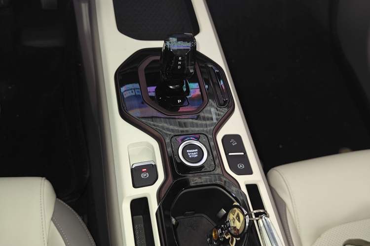 Used Geely Auto icon 2026 Model Chocolate 1.5TD Pure & Refined Edition
