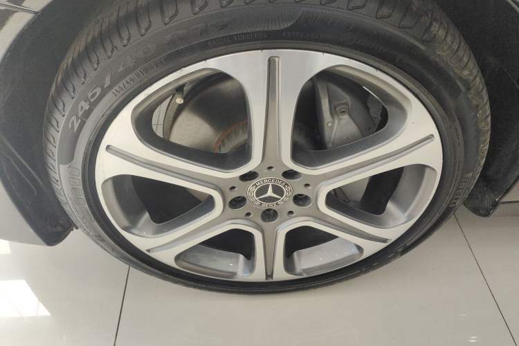 Used Mercedes-Benz E-Class 2019 E 300 L Sporty and Stylish Model
