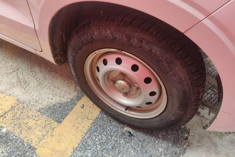 Used Wuling Hongguang V 2019 1.5L Jingqu Version China VI LAR Right Front Wheel Hub