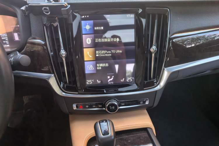 Used Volvo S90 2017 T5 Zhiyuan Edition
