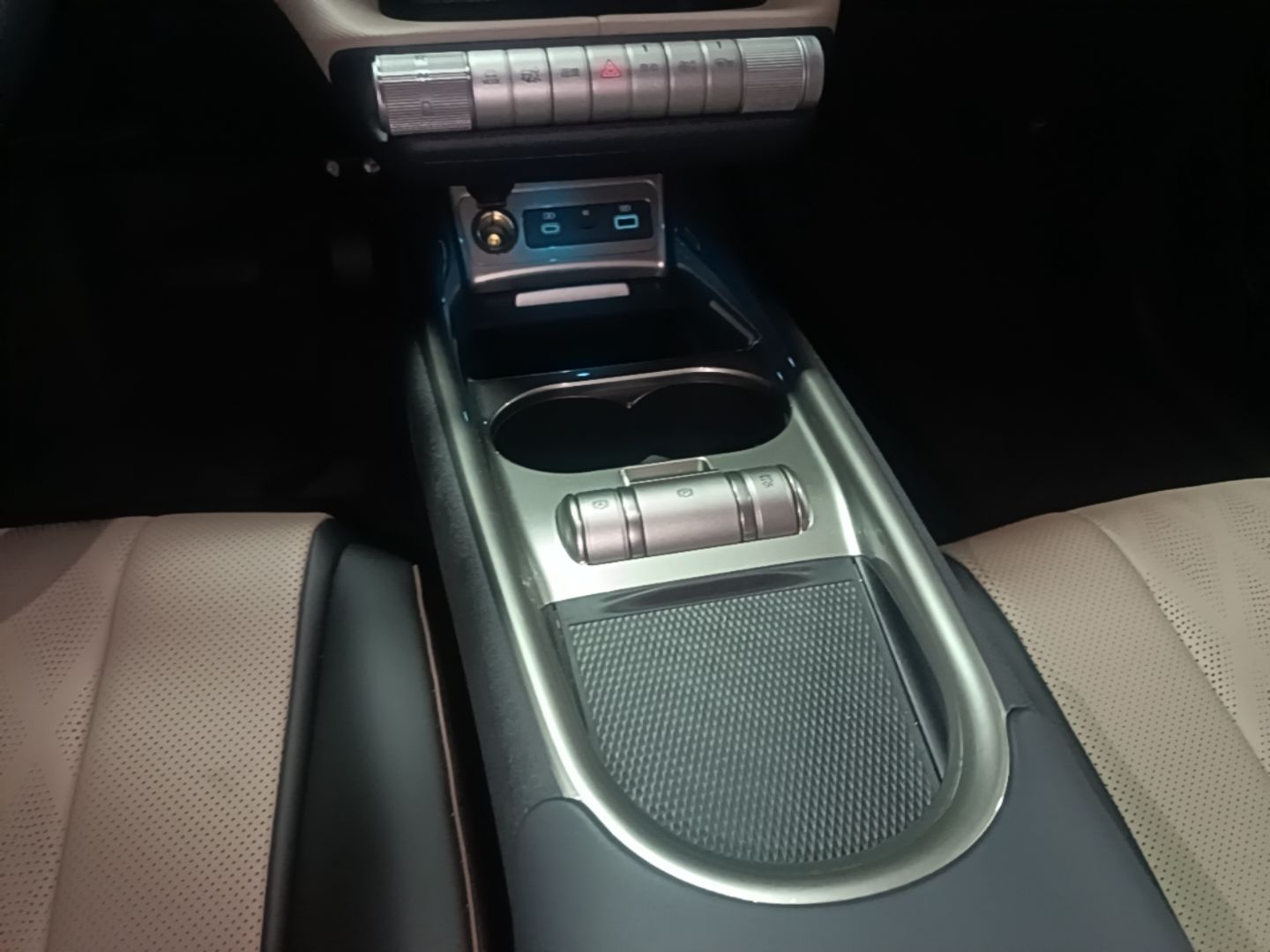BYD Dolphin 2025 420km Free Edition — снимка 16