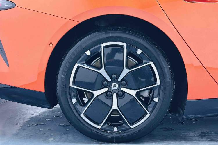 Used Xiaomi Auto SU7 2024 Rear-Drive Long-Range Intelligent Driving Version