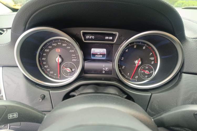 Used Mercedes-Benz GLE 2015 GLE 400 4MATIC Coupe SUV Odometer Close Up