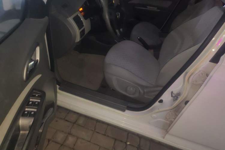 Used Baojun 630 2012 1.5L DVVT automatic comfort version
