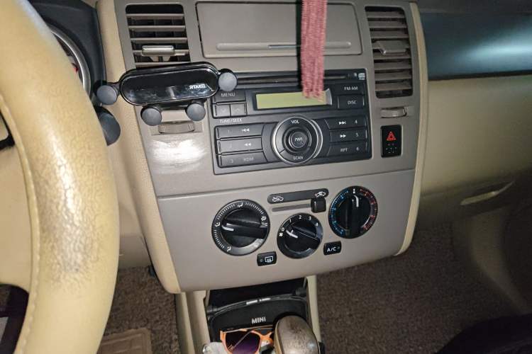 Used Nissan Tiida 2005 1.6GE AT
