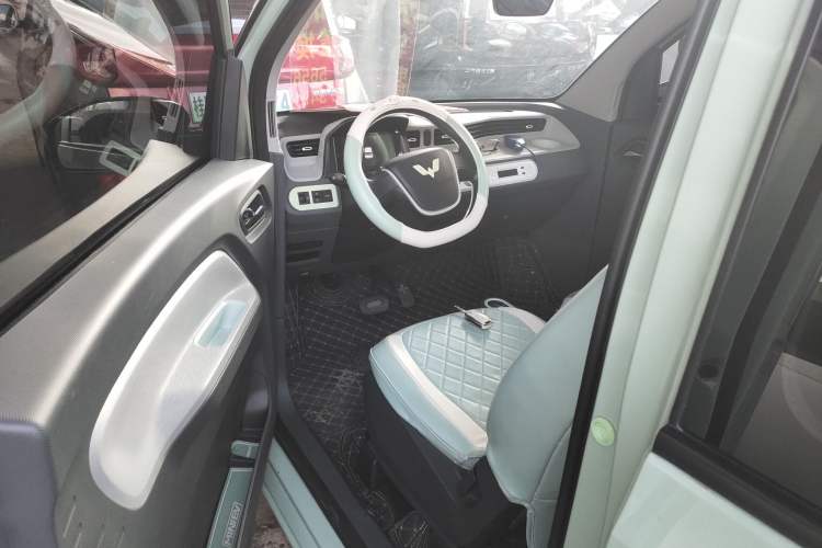 Used Wuling Hongguang MINIEV 2021 Macaron Fashion Model Lithium Iron Phosphate