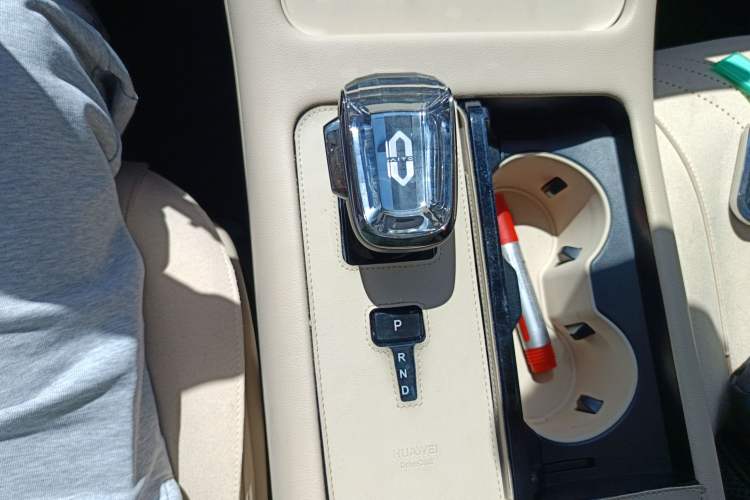 Used Hima AITO M7 2024 1.5T Intelligent Driving 4WD Max Edition 5 Seats Gear Lever