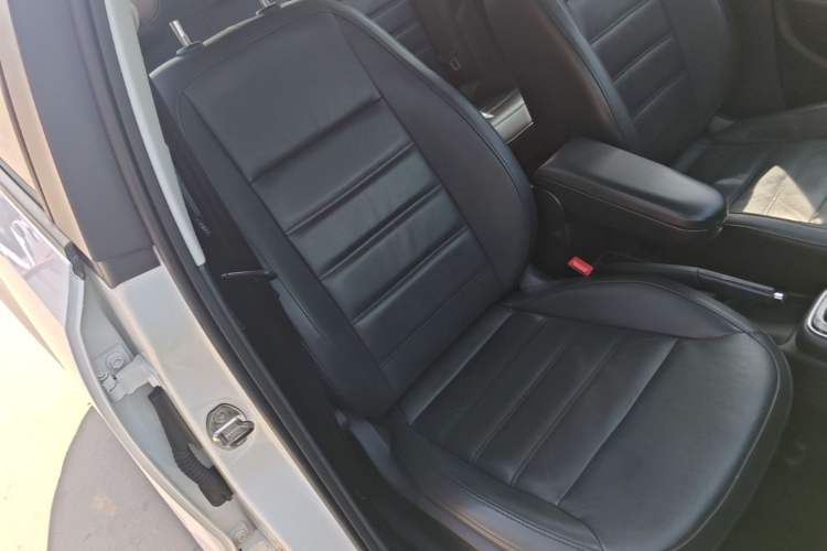 Used Volkswagen Polo 2014 1.4L Automatic Luxury Edition Right Front Seat